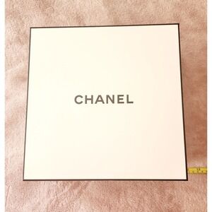 100% Authentic Chanel White Gift box CLEAN NO SMOKE 10.5"×4.5" See All Photos